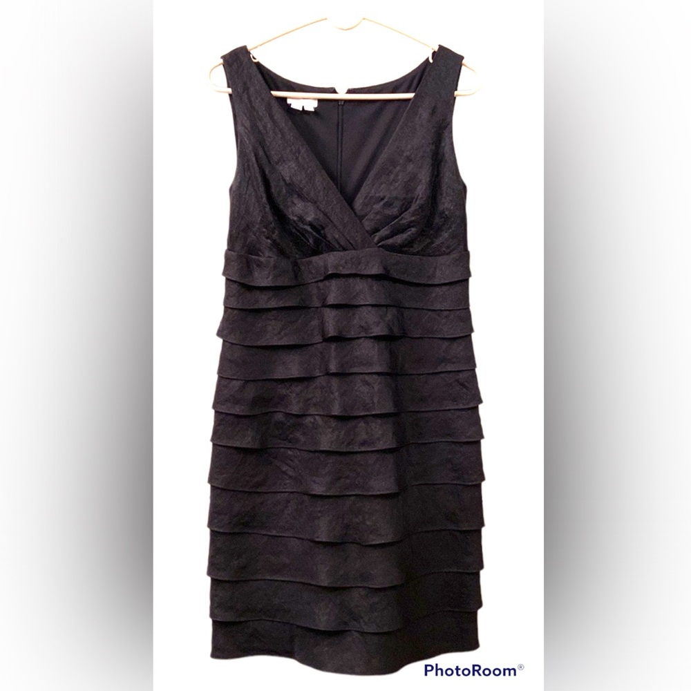 London Times Dress Black Sleeveless Layered Skirt V-Neck WM SZ 10 Gorgeous 🥰 - Picture 4 of 13
